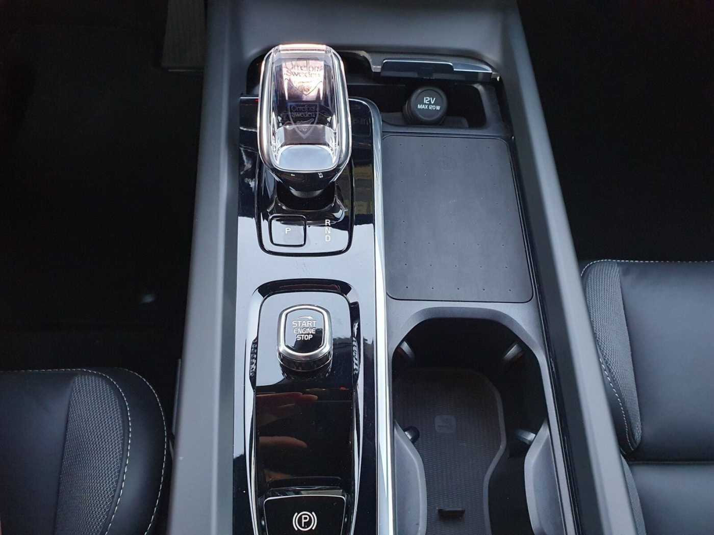 Volvo  B4 Autom. AWD Plus Dark Keyless-Start/LEDBC