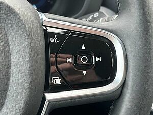 Volvo  B4 Autom. AWD Plus Dark | LEDER | AHK | LED